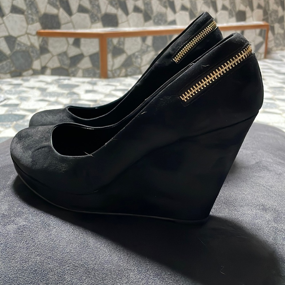 Beautiful, stylish black platform hills